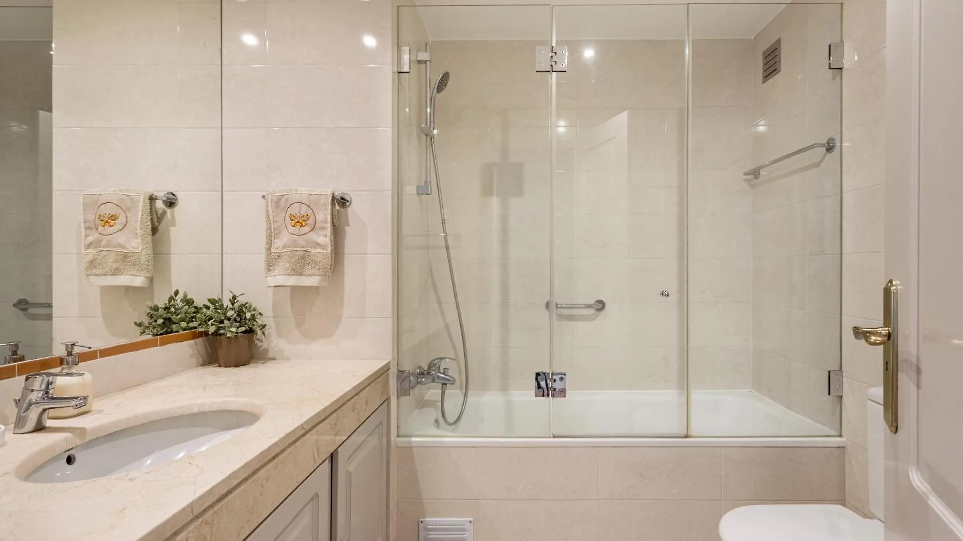 アパート Saldanha City Retreat 2Br & Parking By Host For Us リスボン